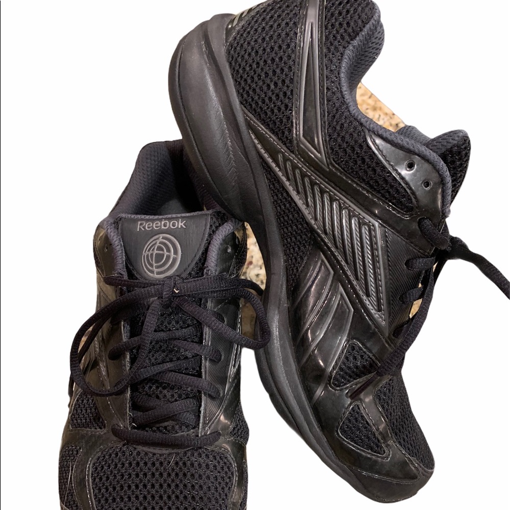 Reebok simple tone size 10